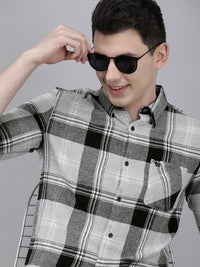 THE BEAR HOUSE Men Grey & Black Pure Cotton Classic Slim Fit Checked Casual Flannel Shirt