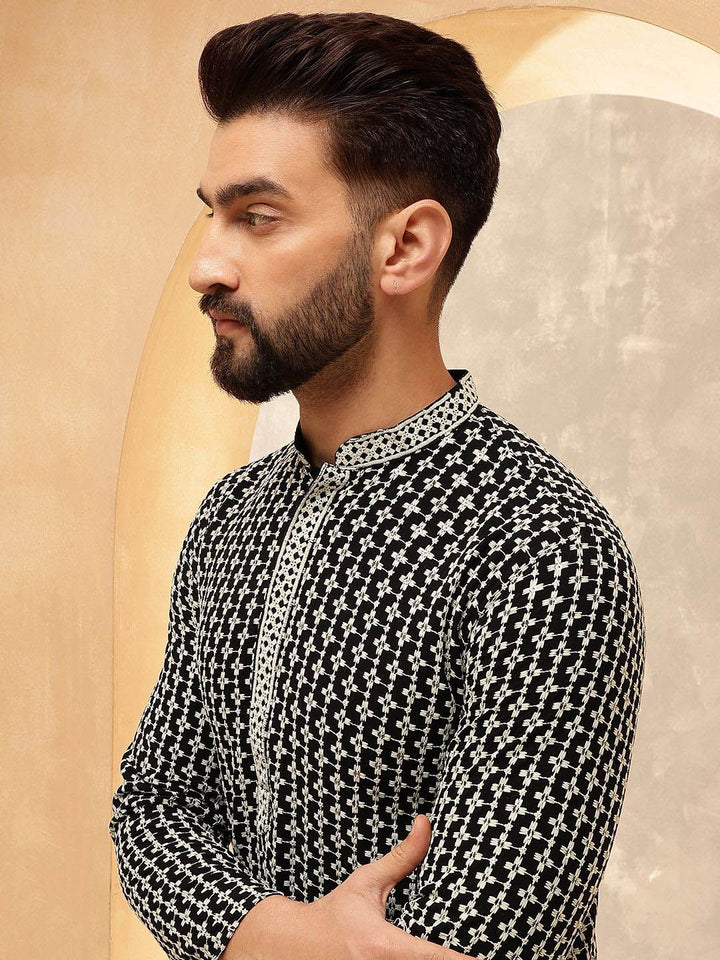 Anouk Black And White Geometric Embroidered Mandarin Collar Straight Kurta