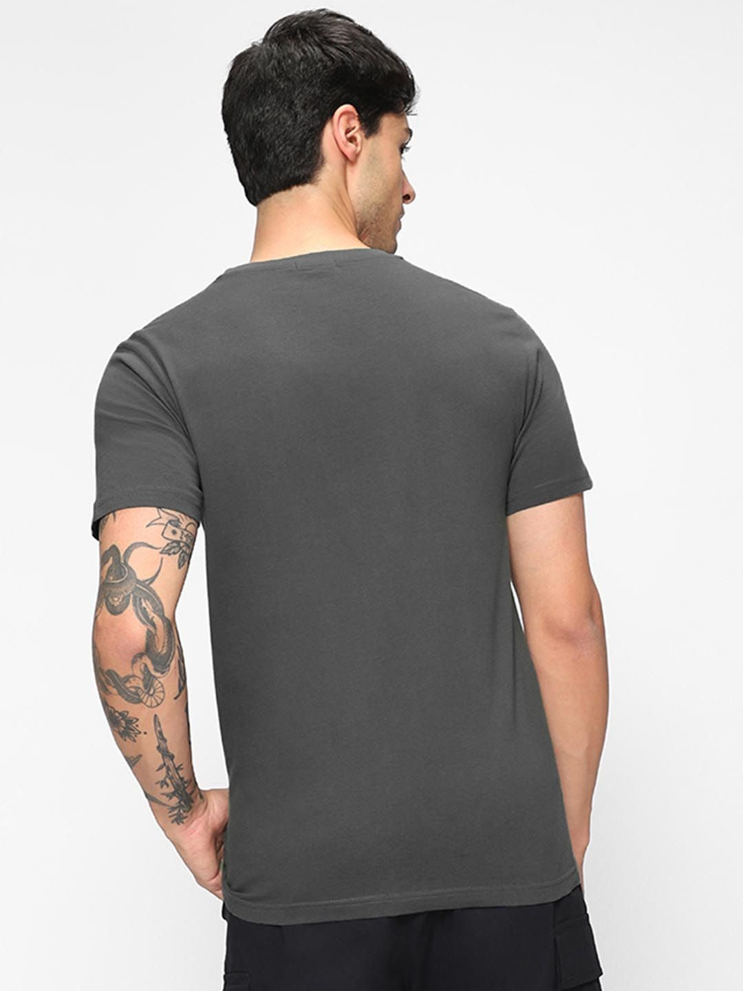 Bewakoof Men Graphic Printed Round Neck Cotton T-shirt