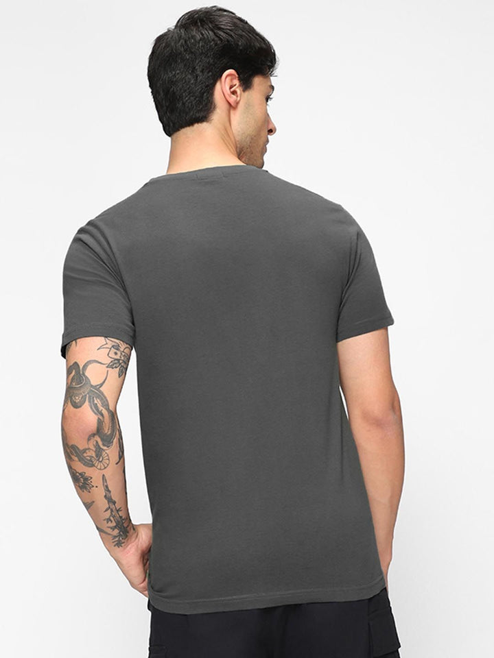 Bewakoof Men Graphic Printed Round Neck Cotton T-shirt