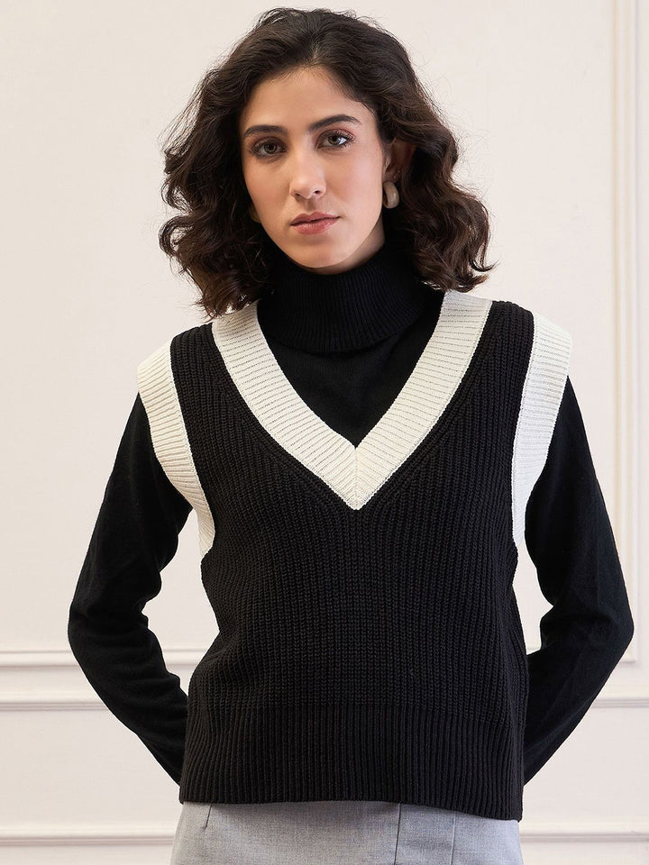 SASSAFRAS Women Crop Sweater Vest