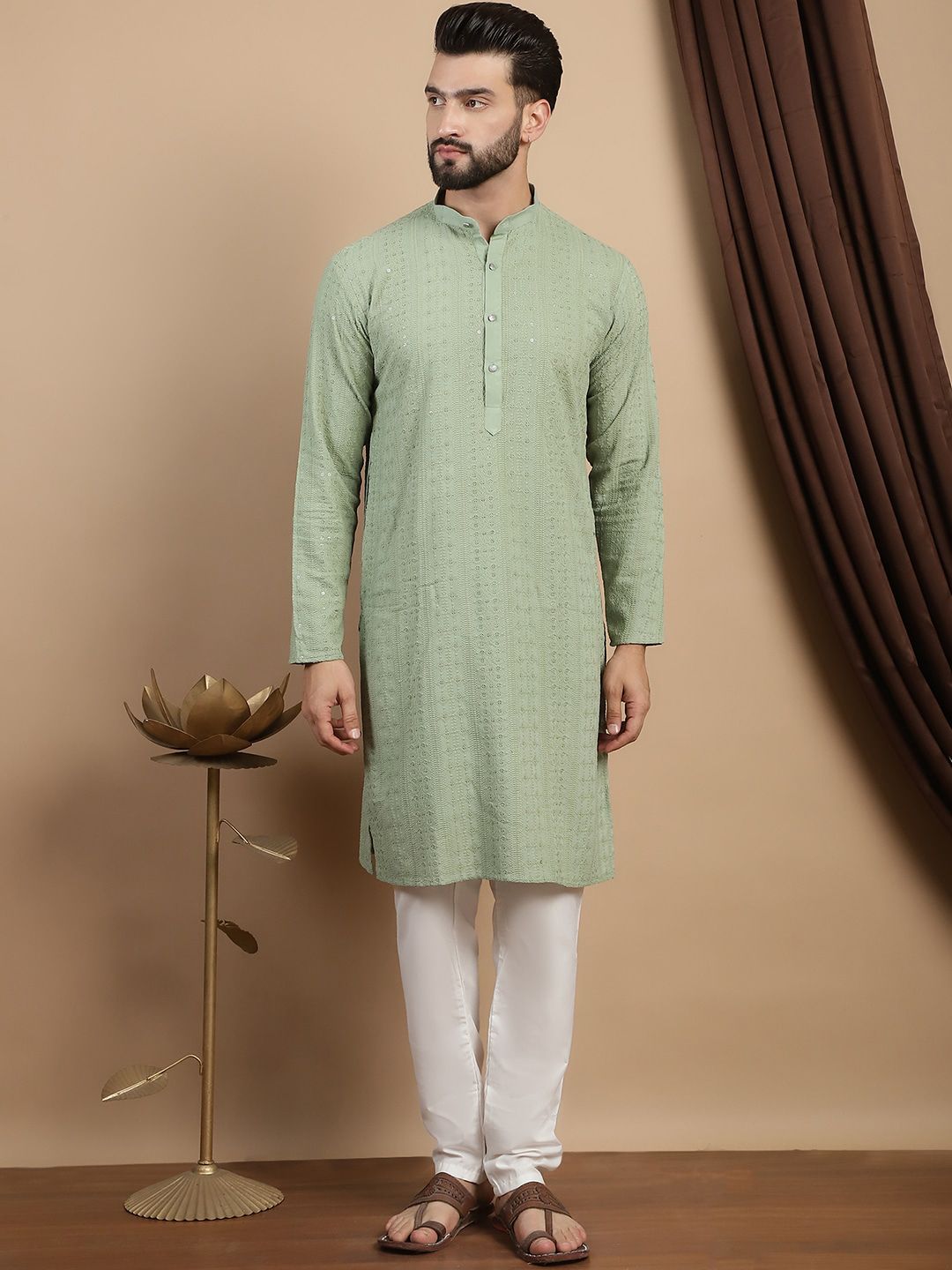 Motif Etnik Anouk Bersulam Kurta Lurus Kapas Tulen Bersulam dengan Churidar