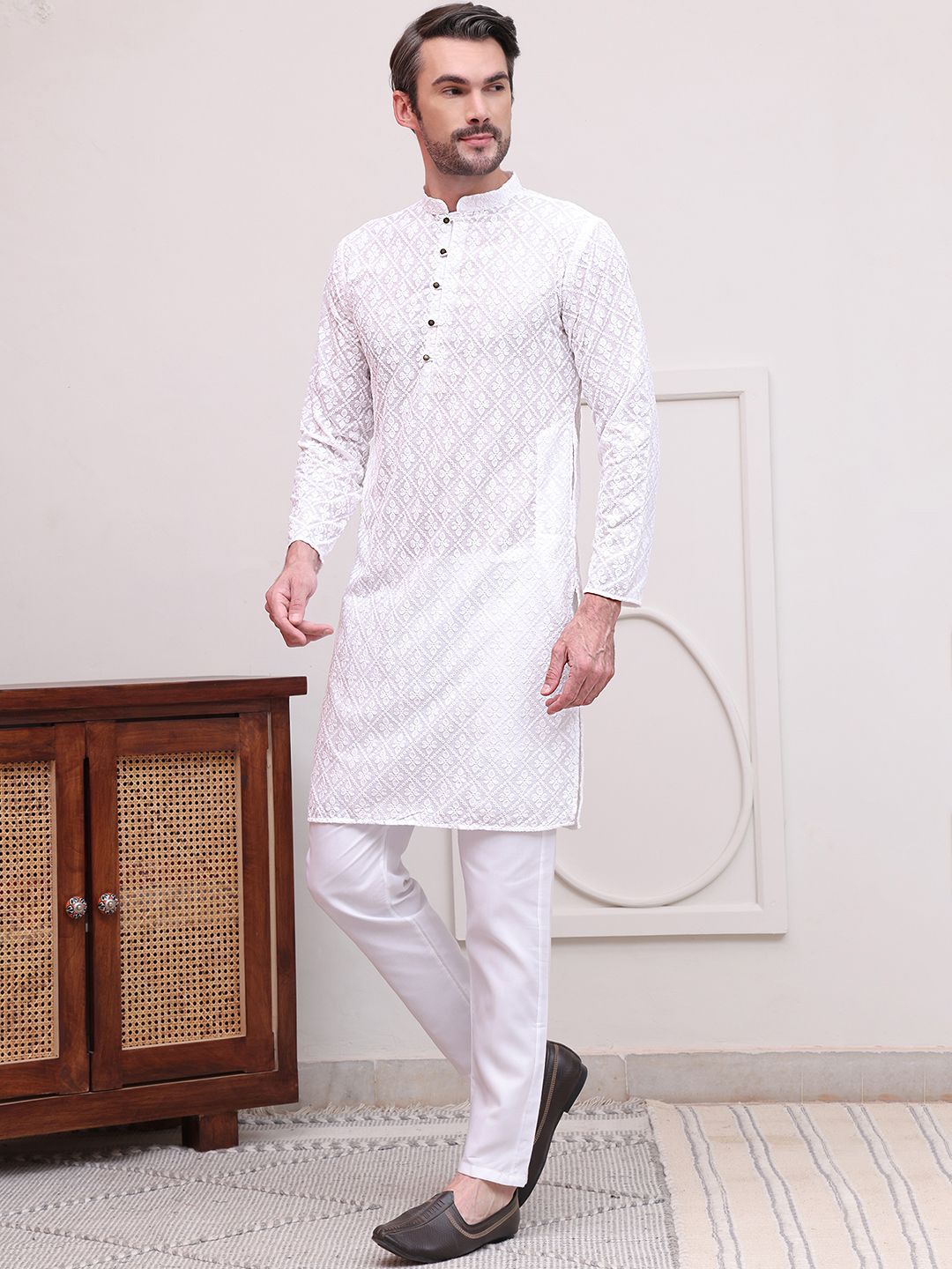Jompers Floral Embroidered Chikankari Pure Cotton Straight Kurta with Pyjamas