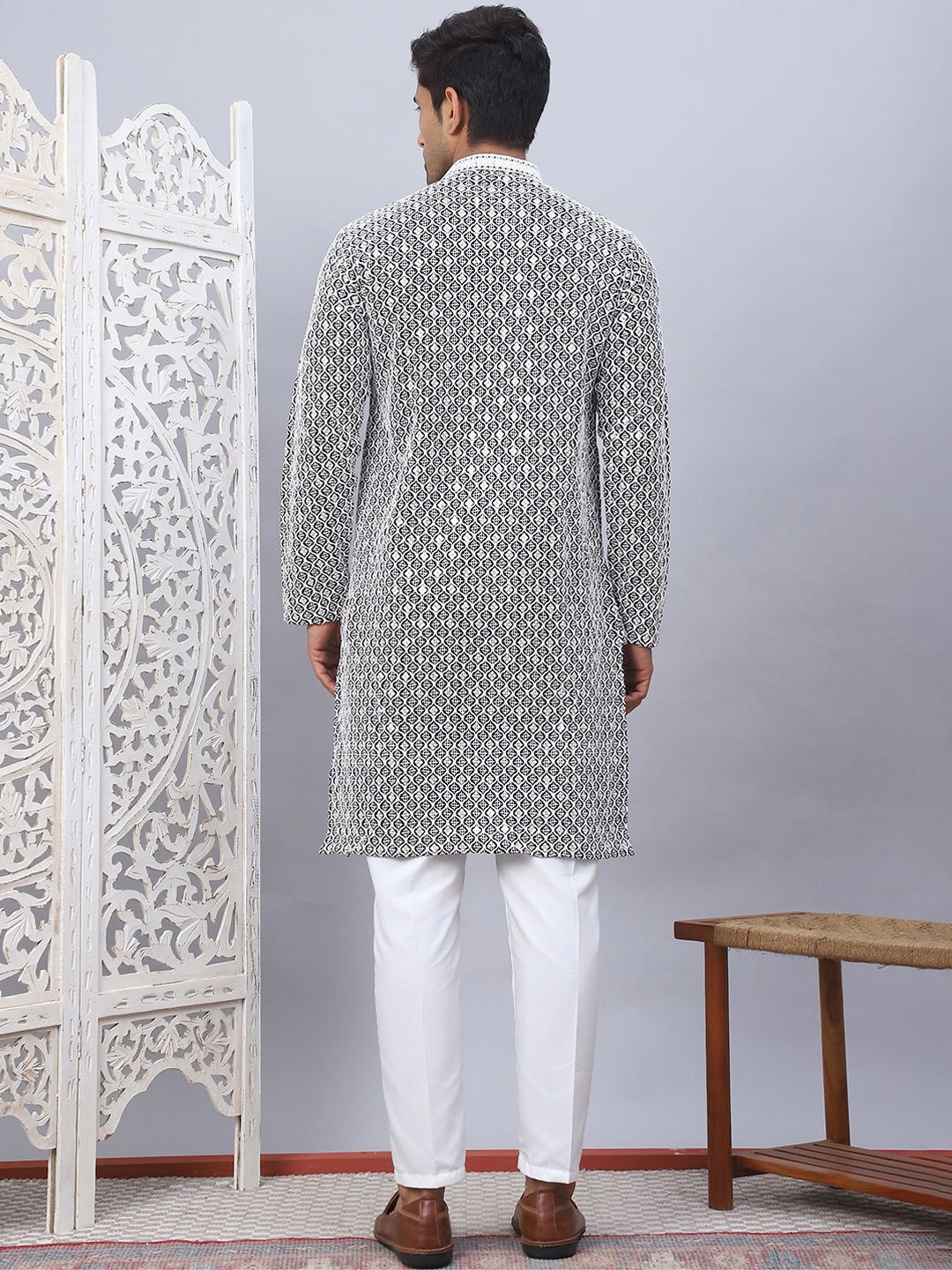 Jompers Geometric Embroidered Chikankari Pure Cotton Straight Kurta With Pyjamas