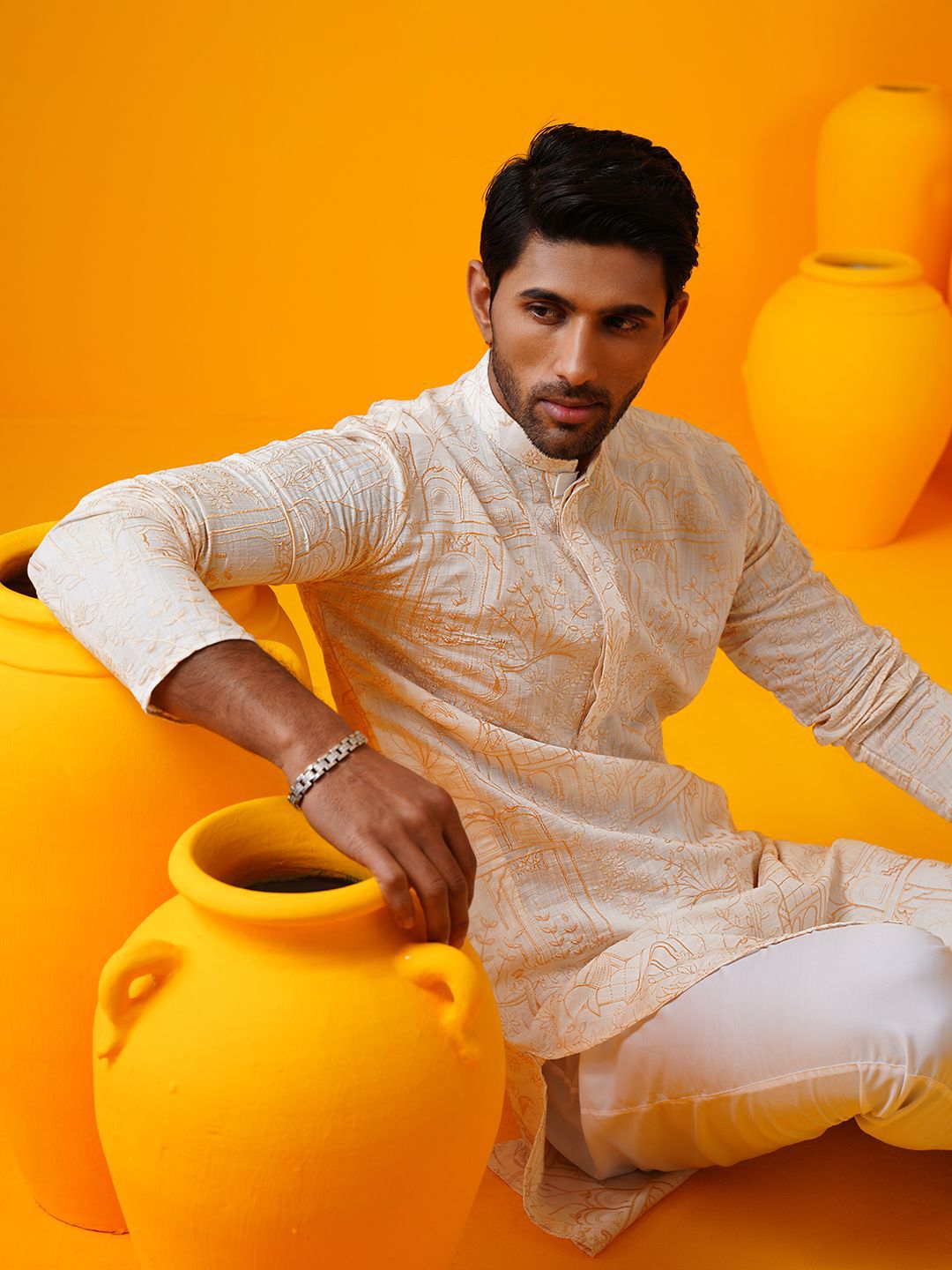 SOJANYA Ethnic Motifs Embroidered Mandarin Collar Thread Work Straight Kurtas