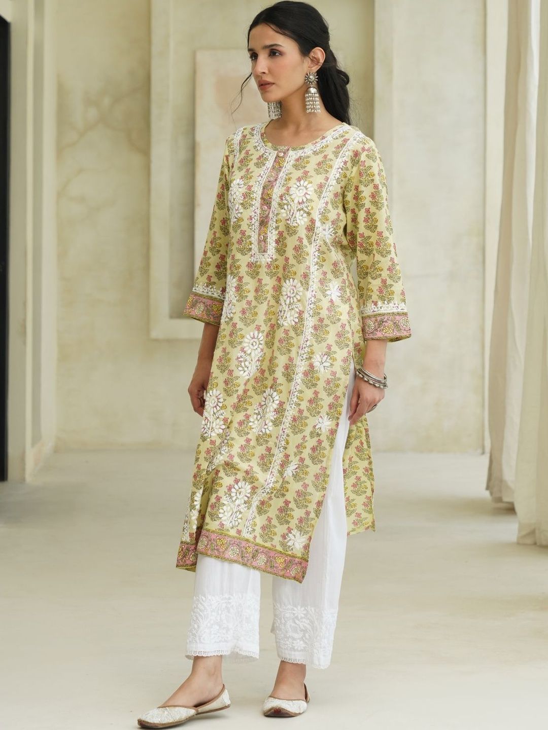 House of Chikankari Women Floral Printed Thread Work Indie Florals Kurta