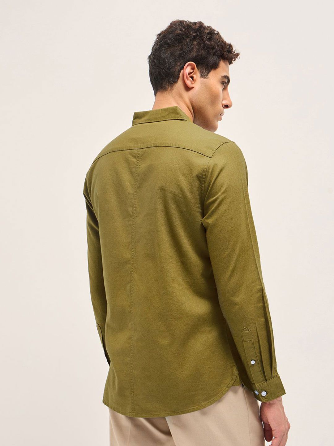 THE BEAR HOUSE Men Slim Fit Solid Spread Collar Casual Cotton Linen Shirt