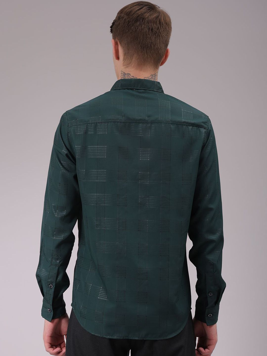 The Indian Garage Co Men Cutaway Collar Solid Slim Fit Casual Shirt