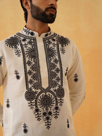 SOJANYA LUXE Ethnic Motifs Embroidered Thread Work Straight Kurta With Trousers
