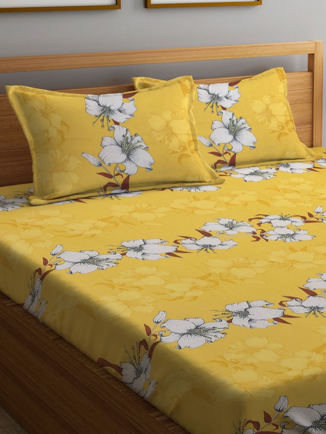 KLOTTHE Yellow & White Printed 300 TC Fitted Double King Bedsheet With 2 Pillow Covers