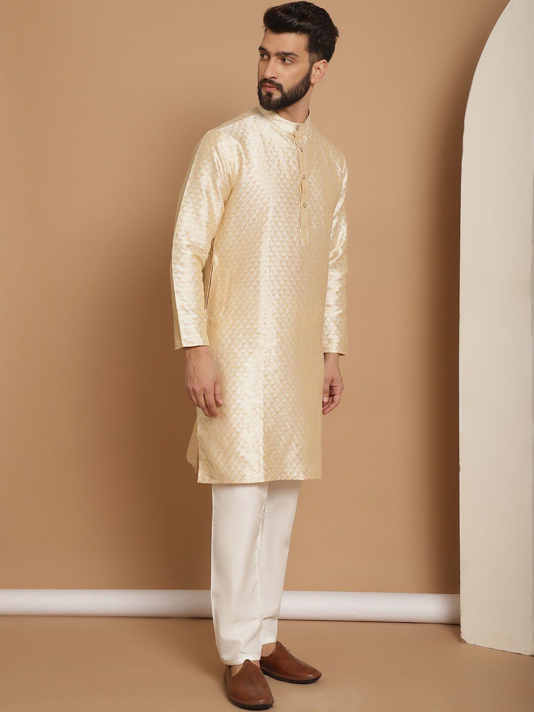 Motif Etnik Anouk Tenunan Rekaan Jalur Kolar Kurta Lurus dengan Churidar