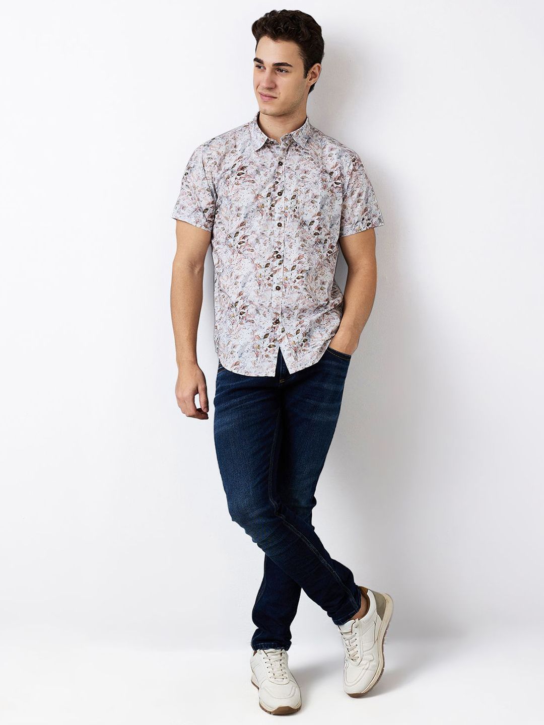 SPYKAR Men Slim Fit Spread Collar Floral Printed Cotton Casual Shirt