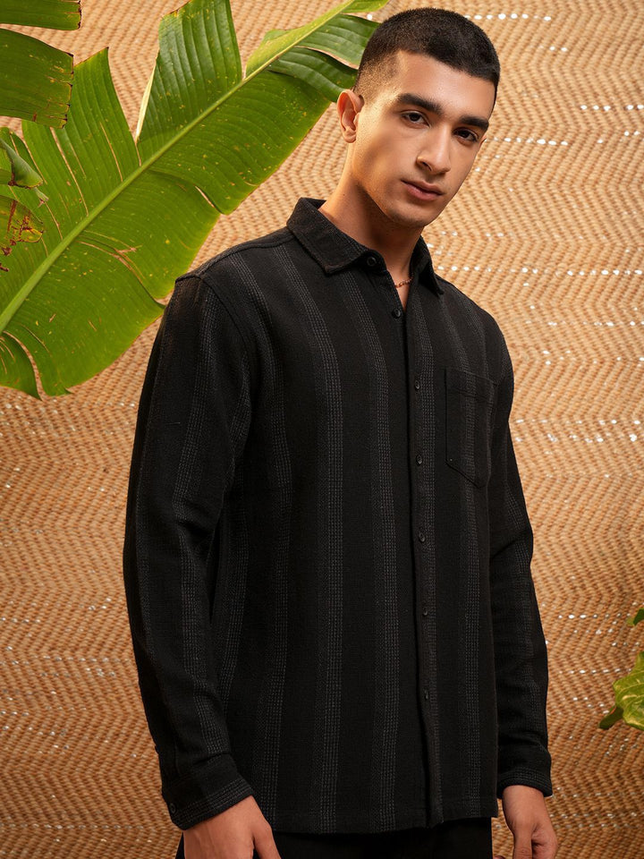 HIGHLANDER Men Spread Collar Vertical Stripes Striped Cotton Relaxed Fit Casual Shirt
