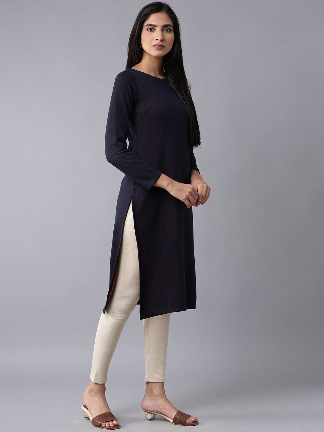 W Round Neck Straight Kurta