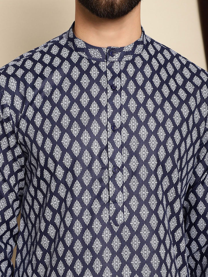 Anouk Ethnic Motifs Mandarin Collar Long Sleeves Thread Work Kurta