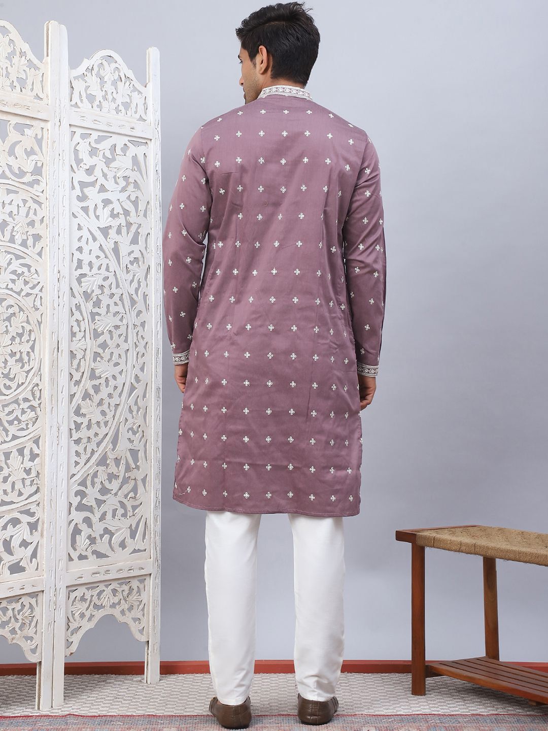 Jompers Ethnic Motifs Embroidered Sequinned Cotton Silk Straight Kurta with Pyjamas