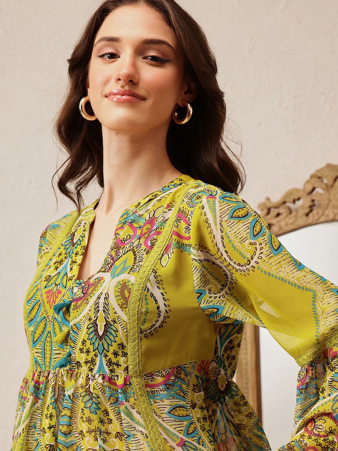 QUIERO Women Floral Printed V-Neck Empire Top