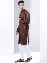 Anouk Men Sulam Kurta Kapas Tulen dengan Pijama Dengan Jaket Nehru