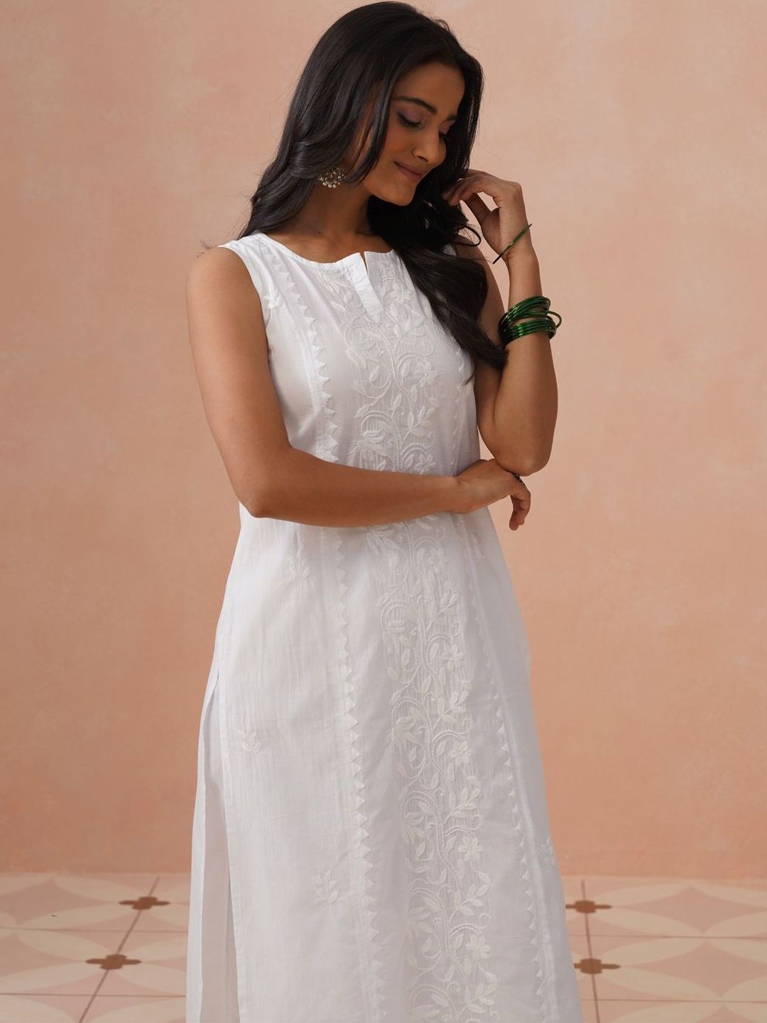 Rumah Wanita Chikankari Motif Etnik Sulam Chikankari White Romance Kurta