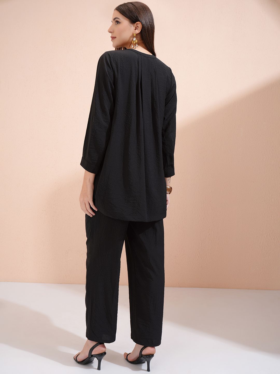 Vishudh Black Textured Self Design Tunic With Trousers