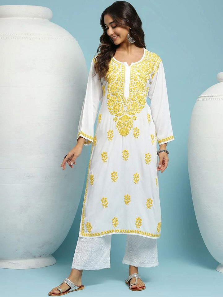 House of Chikankari Solid White Floral Embroidered Cotton Kurta