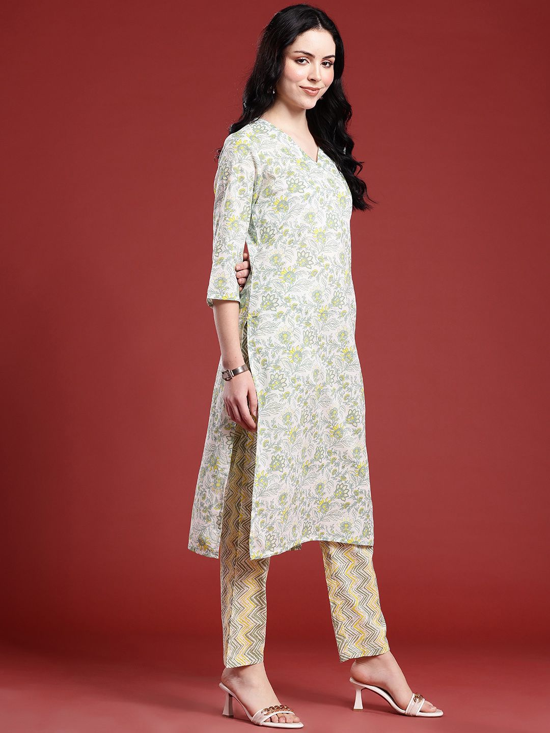 Anouk Floral Printed Regular Pure Cotton Kurta with Trousers & With Dupatta