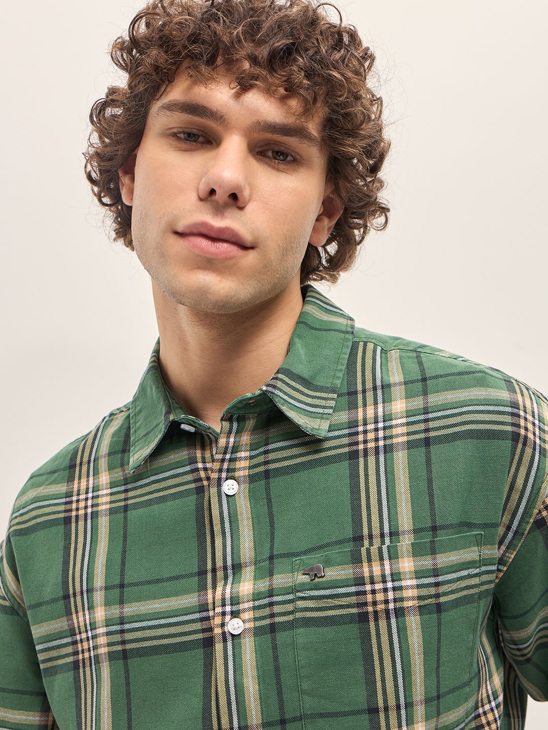 THE BEAR HOUSE Men Spread Collar Buffalo Checked Cotton Relaxed Fit Casual Shirt