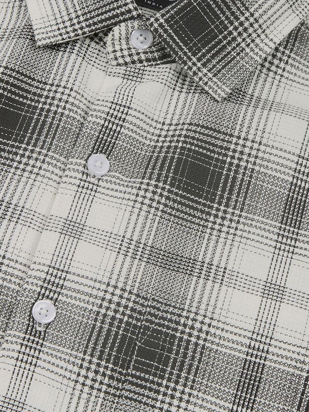VASTRADO Men Classic Slim Fit Checked Cutaway Collar Satin Casual Shirt