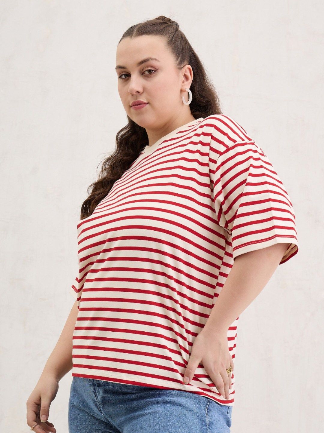 SASSAFRAS Curve Women Plus Size Striped Round Neck Oversized T-shirt