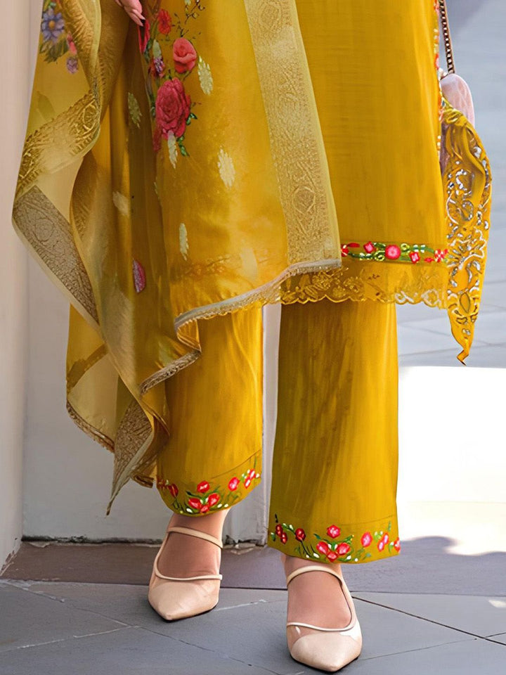 Varanga Women Floral Embroidered Regular Thread Work Kurta with Trousers & With Dupatta