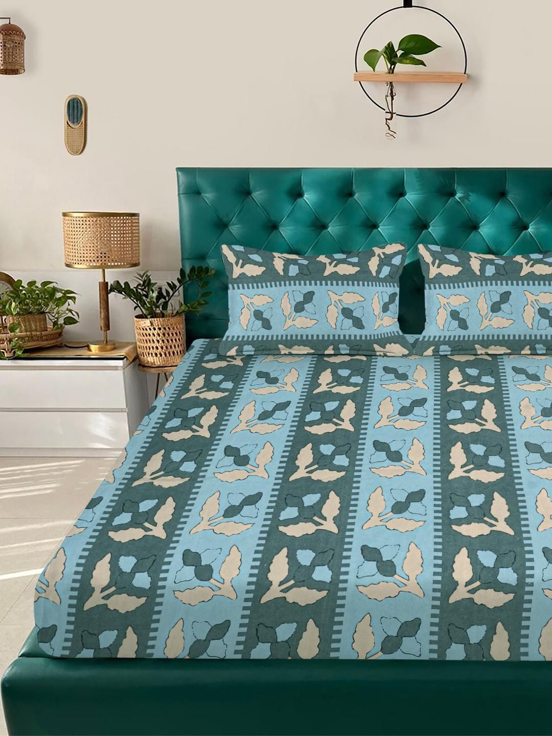 KLOTTHE Multicoloured Floral 300 TC King Bedsheet with 2 Pillow Covers
