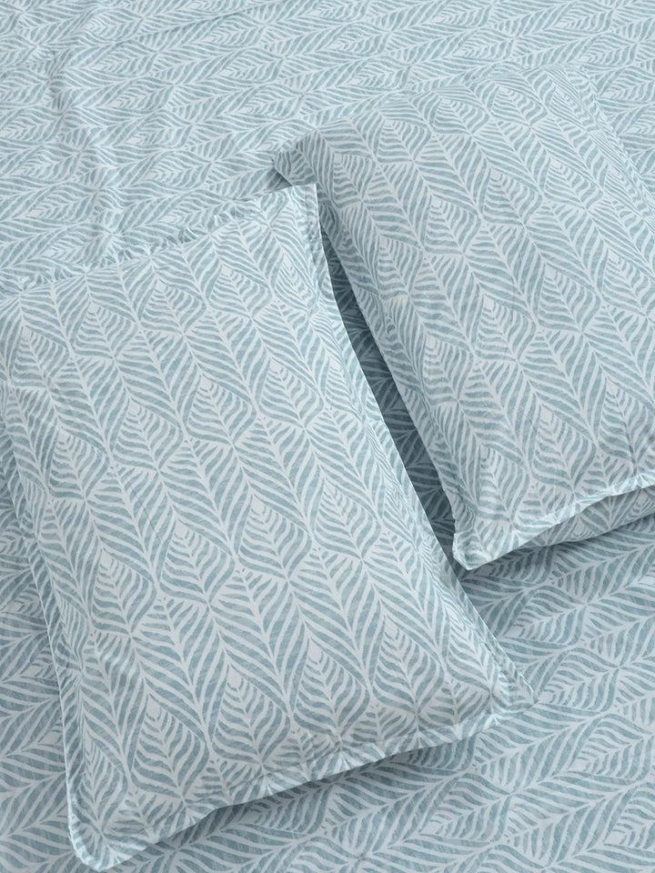 KLOTTHE Polycotton Bedsheet with 2 Pillow Covers