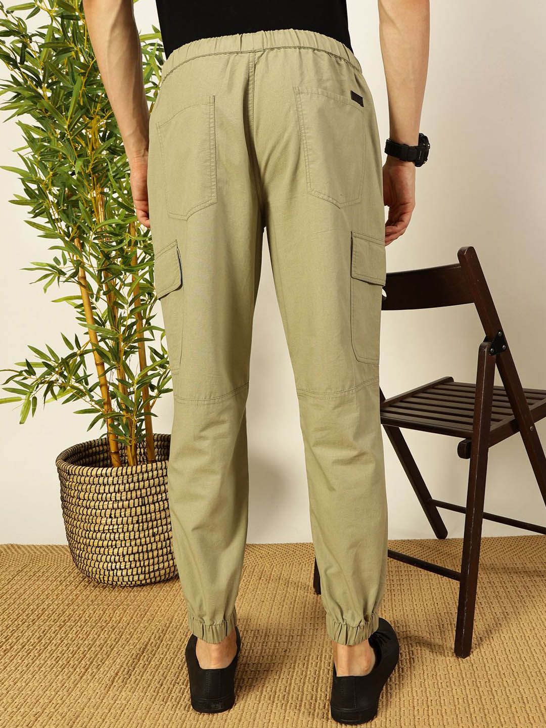 Thomas Scott Men Smart Slim Fit solid cotton Cargos Trousers