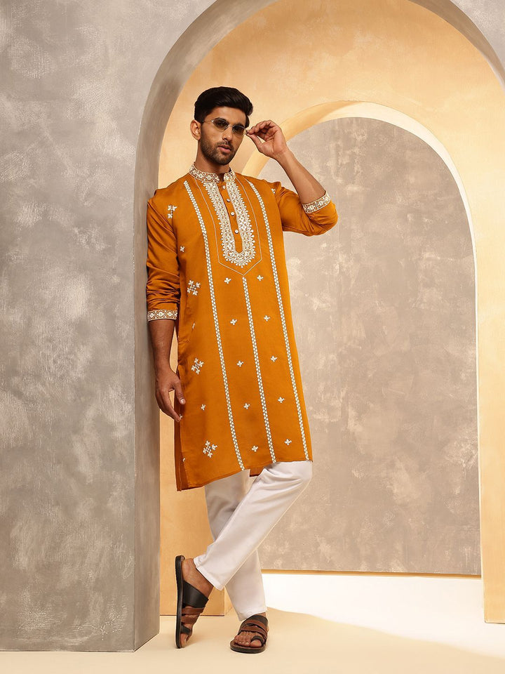 Anouk Geometric Embroidered Mandarin Collar Thread Work Cotton Silk Straight Kurta