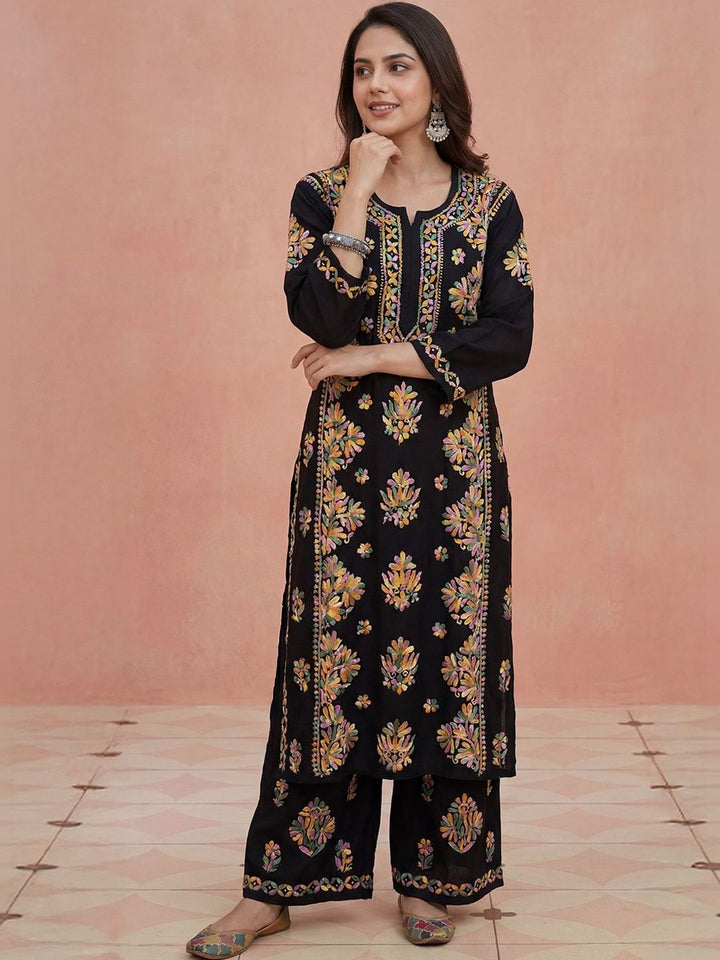 Rumah Chikankari Kurta Chikankari Biasa Wanita dengan Seluar