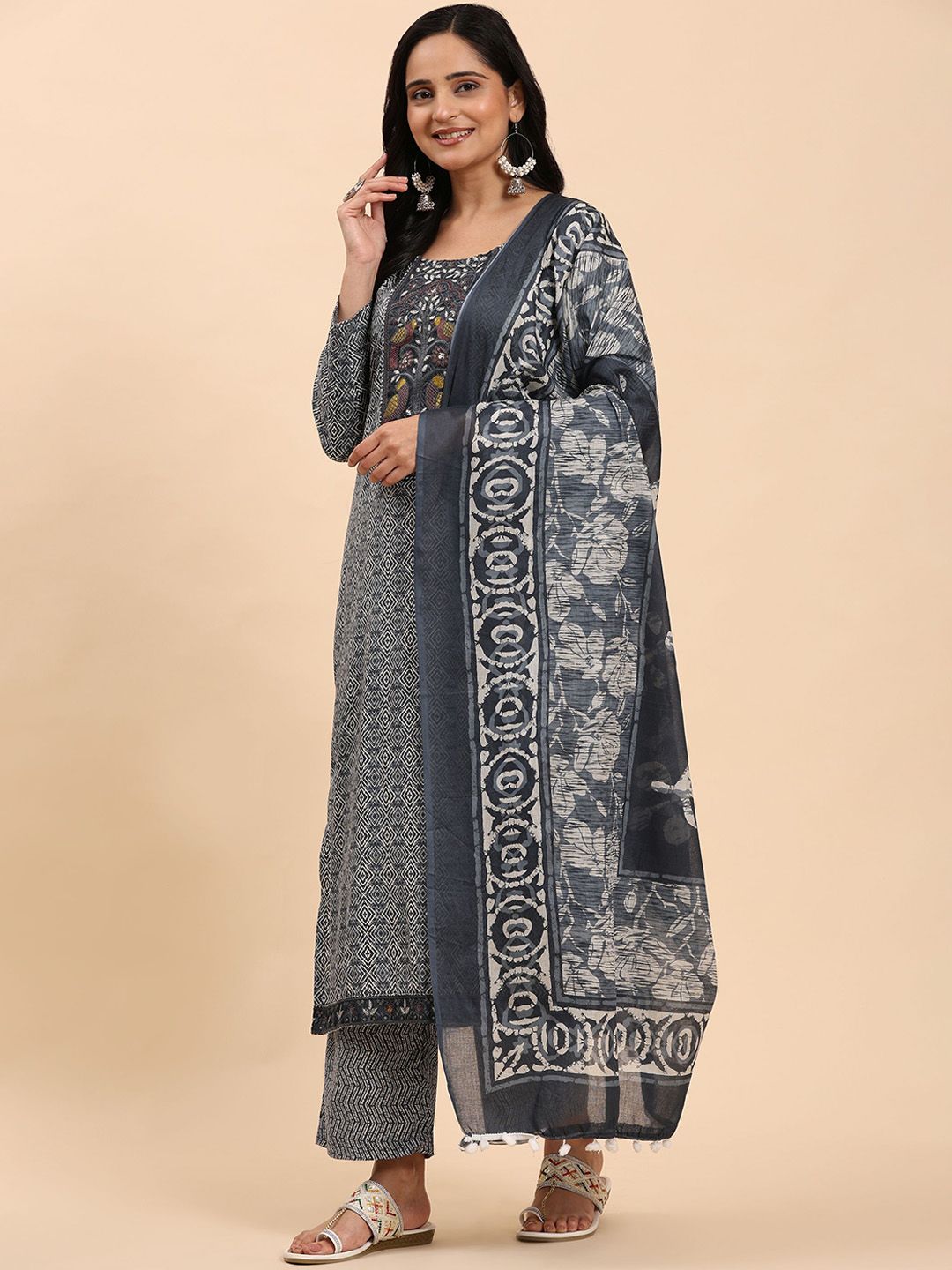 Mamicha Women Floral Printed Regular Pure Cotton Kurta with Palazzos & With Dupatta