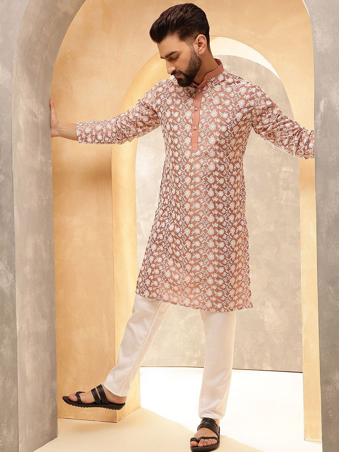 Anouk Peach & White Band Collar Floral Sulam Kurta Lurus