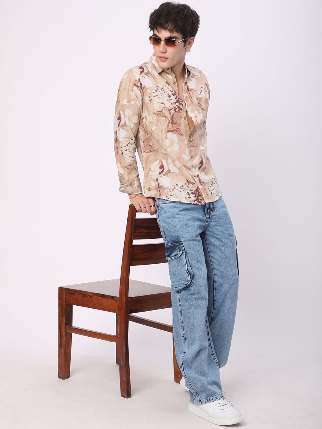 VASTRADO Men Classic Slim Fit Floral Opaque Printed Casual Shirt