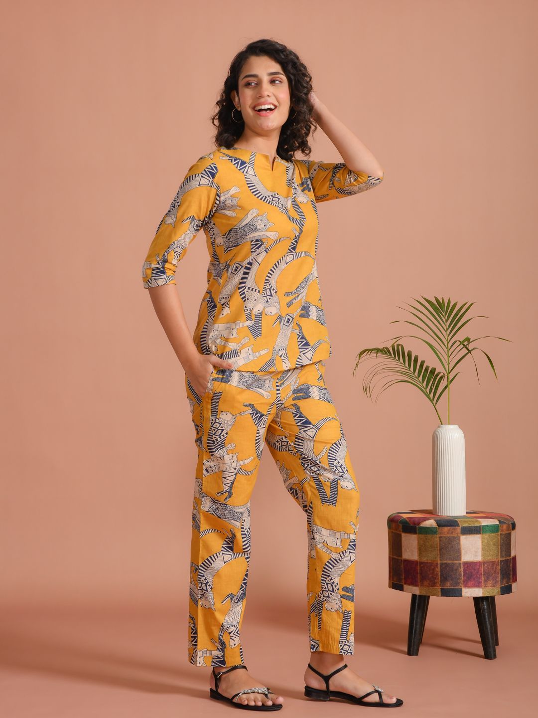 Sanskrutihomes bercetak leher Tunik Kapas Tulen dengan seluar bersama set