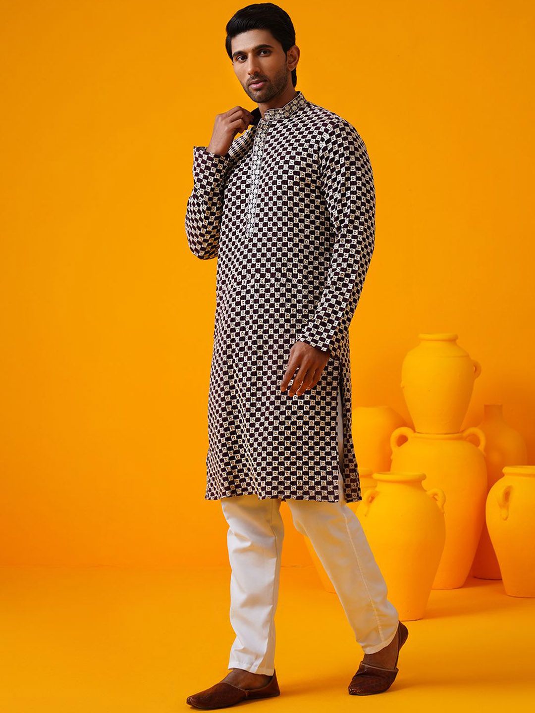 SOJANYA Men Geometric Embroidered Mandarin Collar Thread Work Straight Kurtas