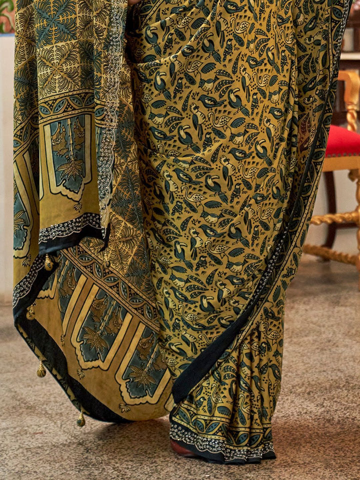 Saree mall Ethnic Motifs Beads and Stones Poly Crepe Block Print Sarees