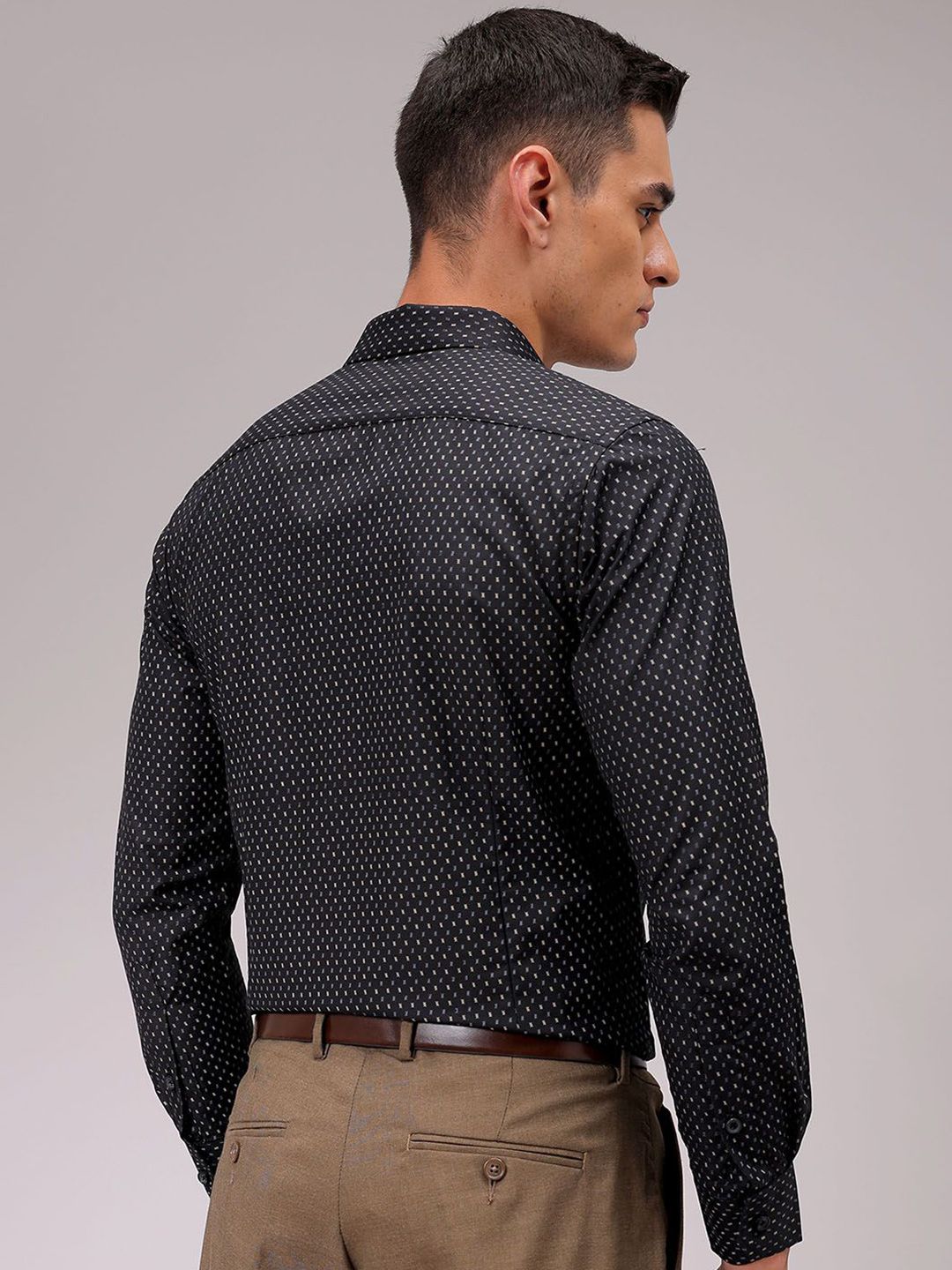 The Indian Garage Co. X Luxe Men Cutaway Collar Micro Ditsy Printed Slim Fit Formal Shirt