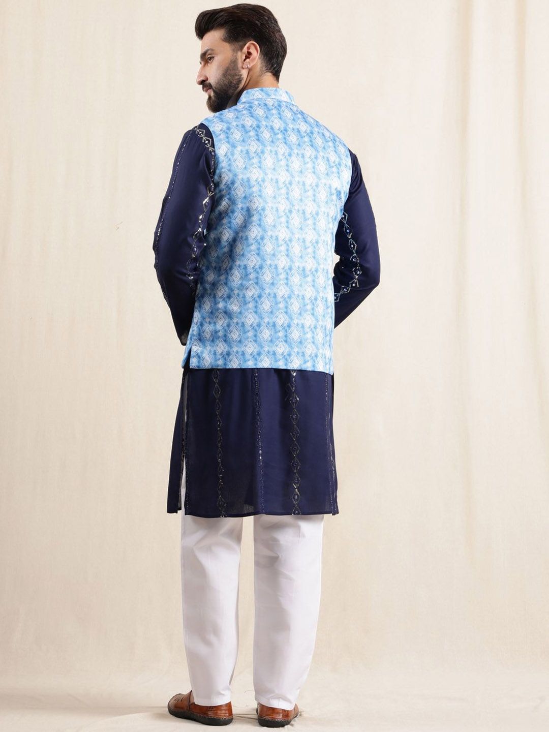 Anouk Men Ethnic Motifs Embroidered Pure Cotton Kurta with Pyjamas & Nehru Jacket
