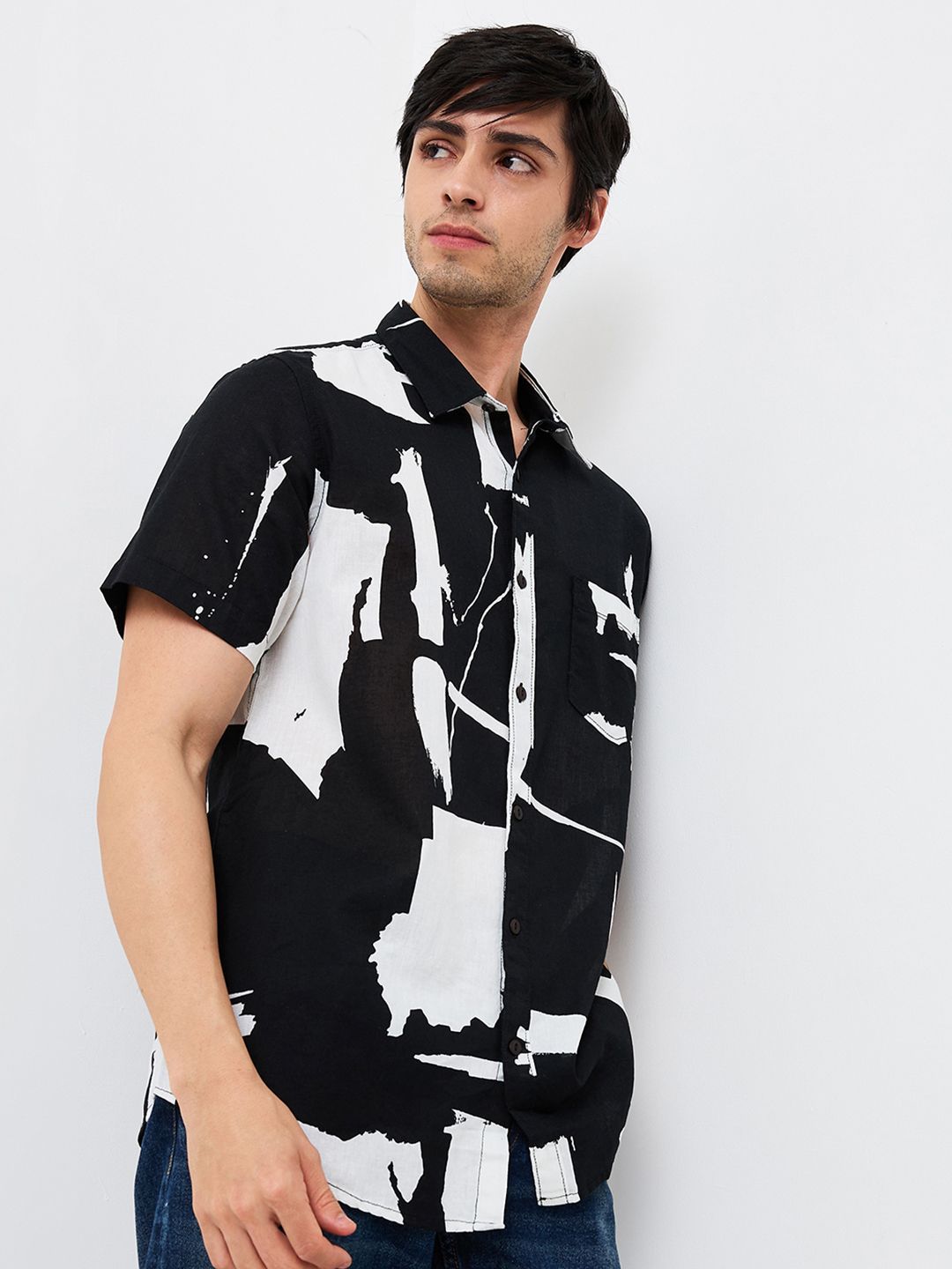 SPYKAR Men Spread Collar Abstract Printed Cotton Casual Shirt