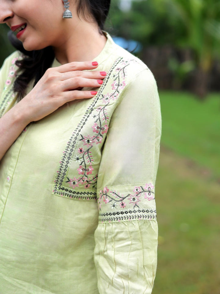 KALINI Ethnic Motifs Embroidered Kurti