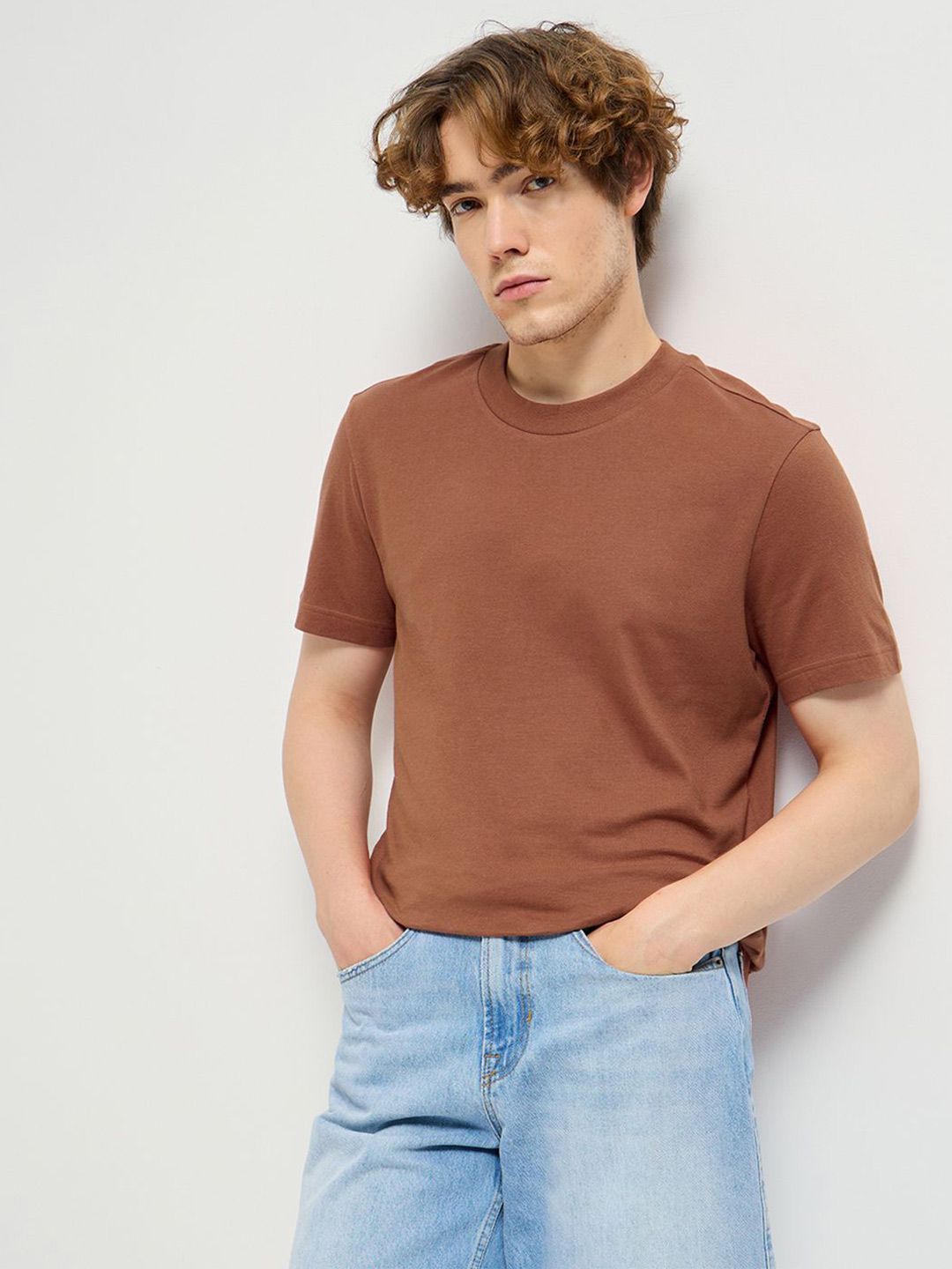 THE BEAR HOUSE Men Solid Round Neck Cotton T-shirt