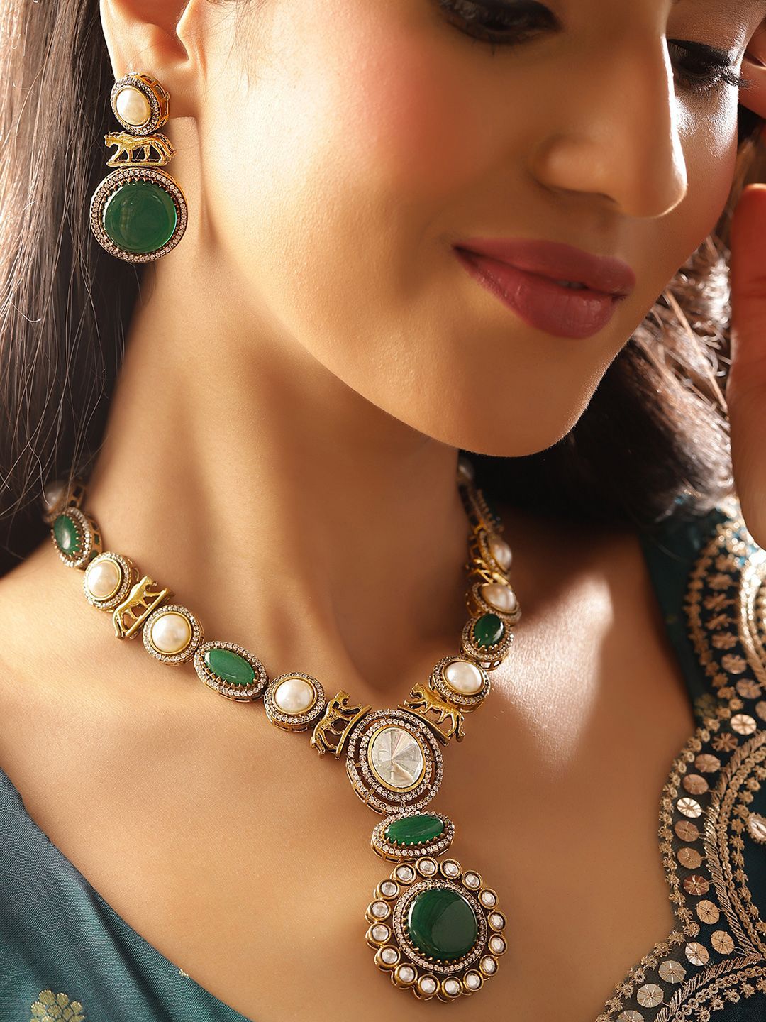 Priyaasi Gold Plated Ad Studded & Pearls Beaded Jewellery Set