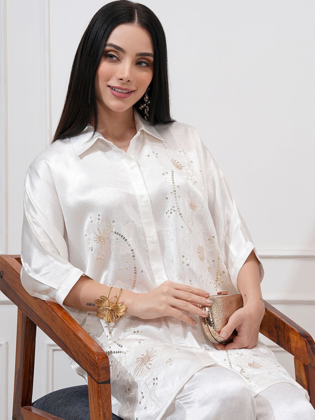 Vishudh Women Embroide Tunic With Regular Pants Co-Ord Set
