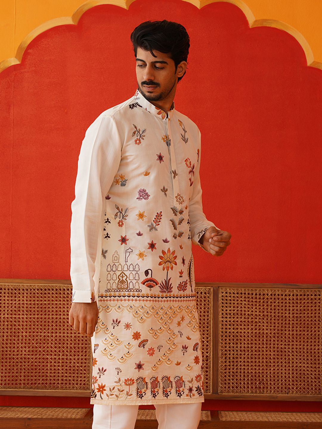 Jompers Floral bersulam Chikankari Straight Kurta
