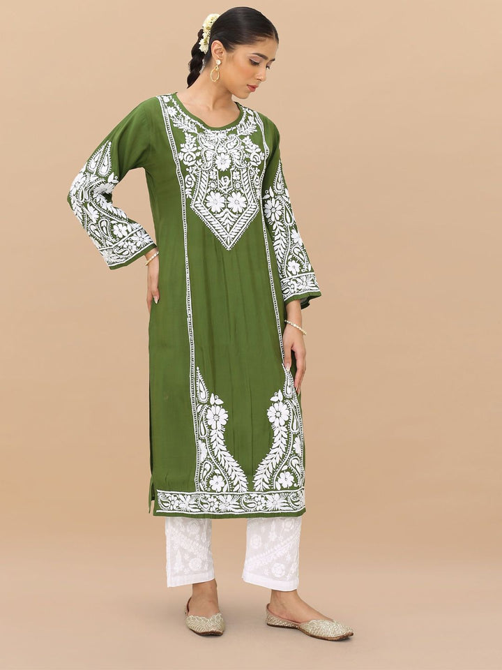 HOUSE OF KARI Floral Embroidered Chikankari Straight Kurta